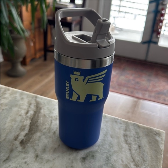 Stanley Blue Travel Mug with White Lid - Picture 1 of 8